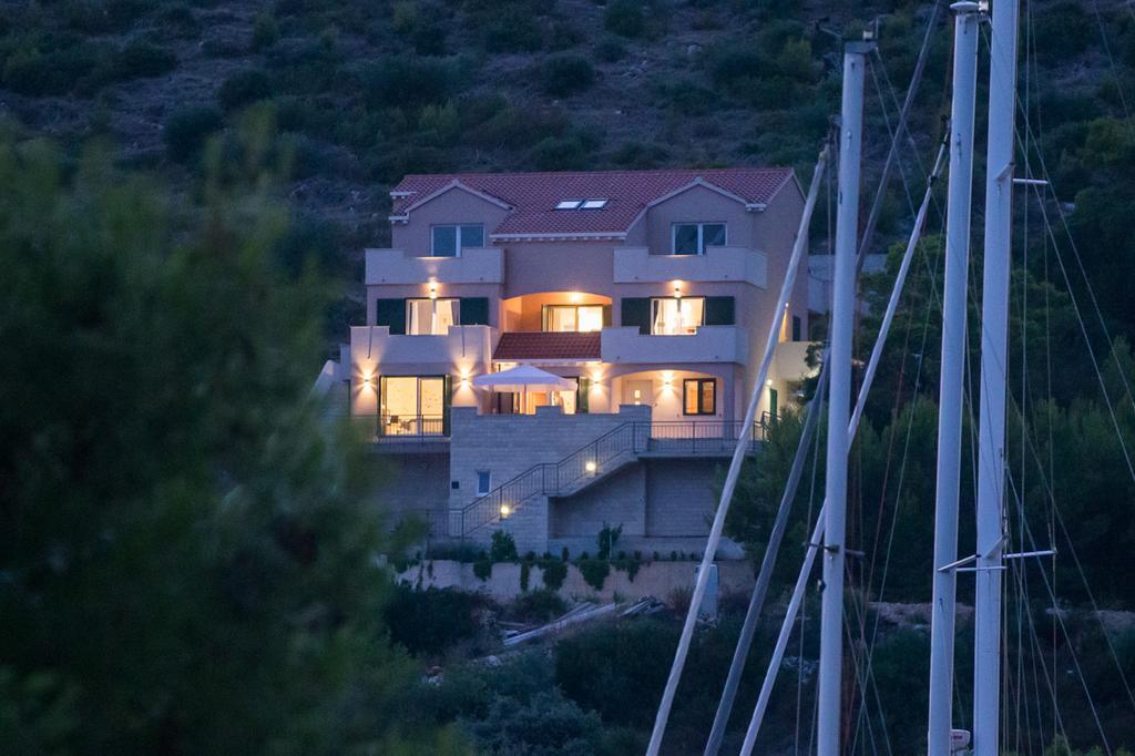 Apartments Ladesta Lastovo ภายนอก รูปภาพ