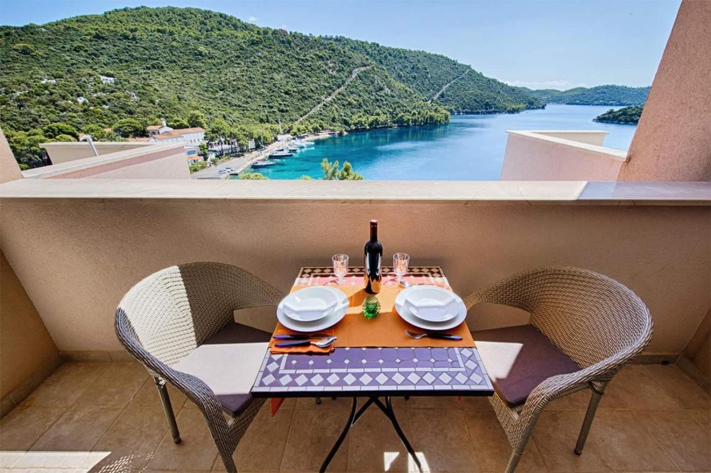 Apartments Ladesta Lastovo ภายนอก รูปภาพ