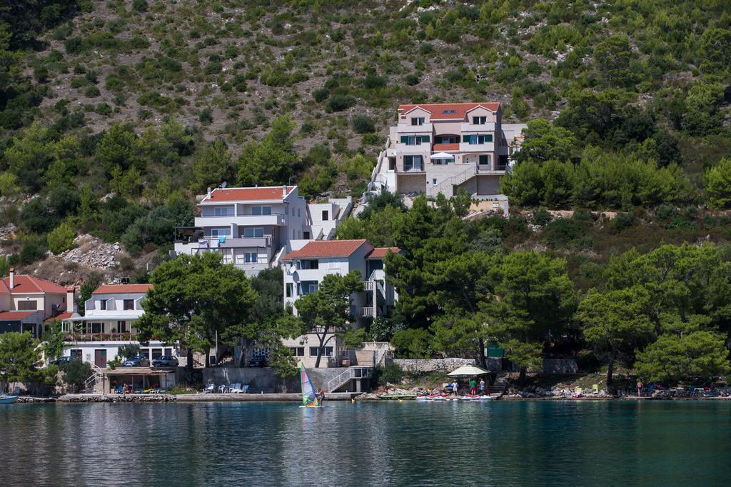 Apartments Ladesta Lastovo ภายนอก รูปภาพ